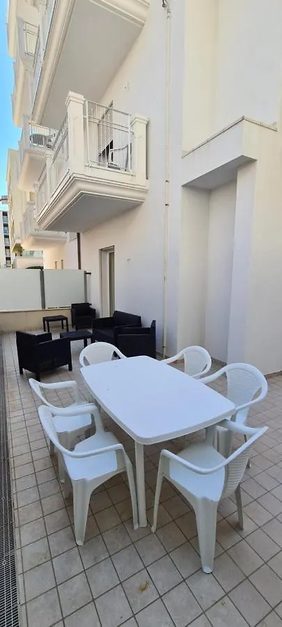 Rubino Apartments A 100Metri Dal Mare 里乔内 0*,