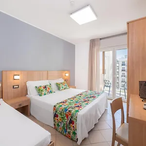Smart A 30m Da Viale Dante E 100m Dal Mare , Riccione Italia