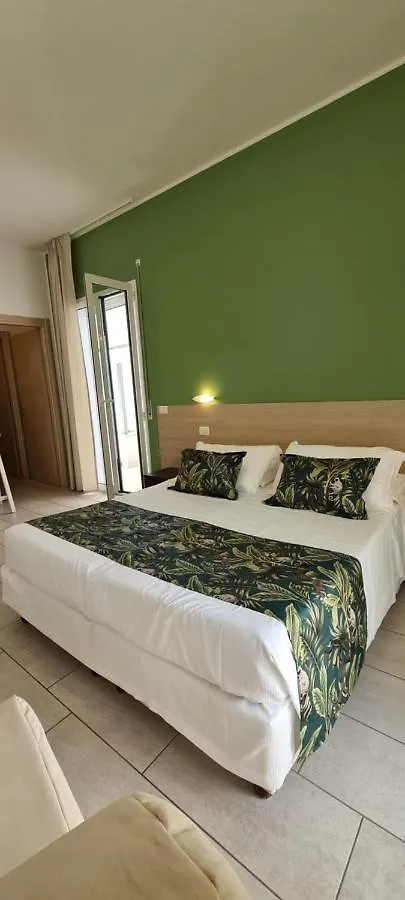 Rubino Apartments a 100metri dal mare Riccione