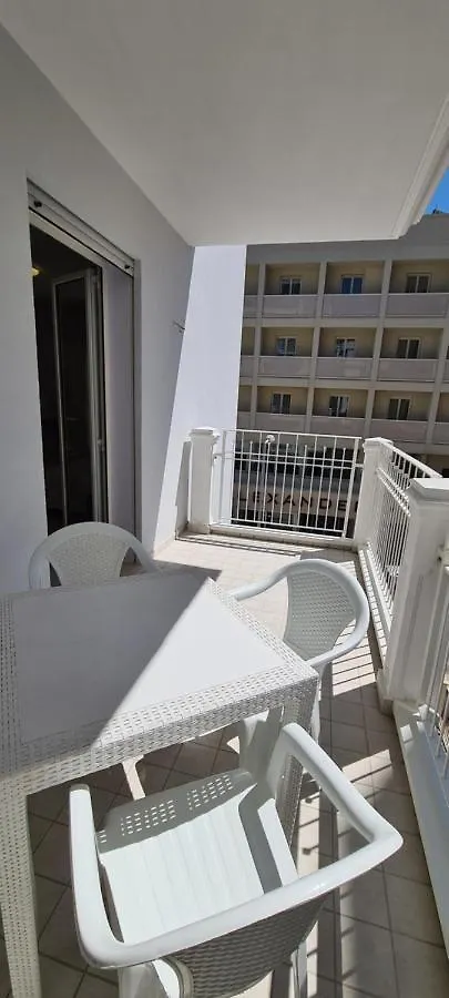 Rubino Apartments a 100metri dal mare Riccione Italia
