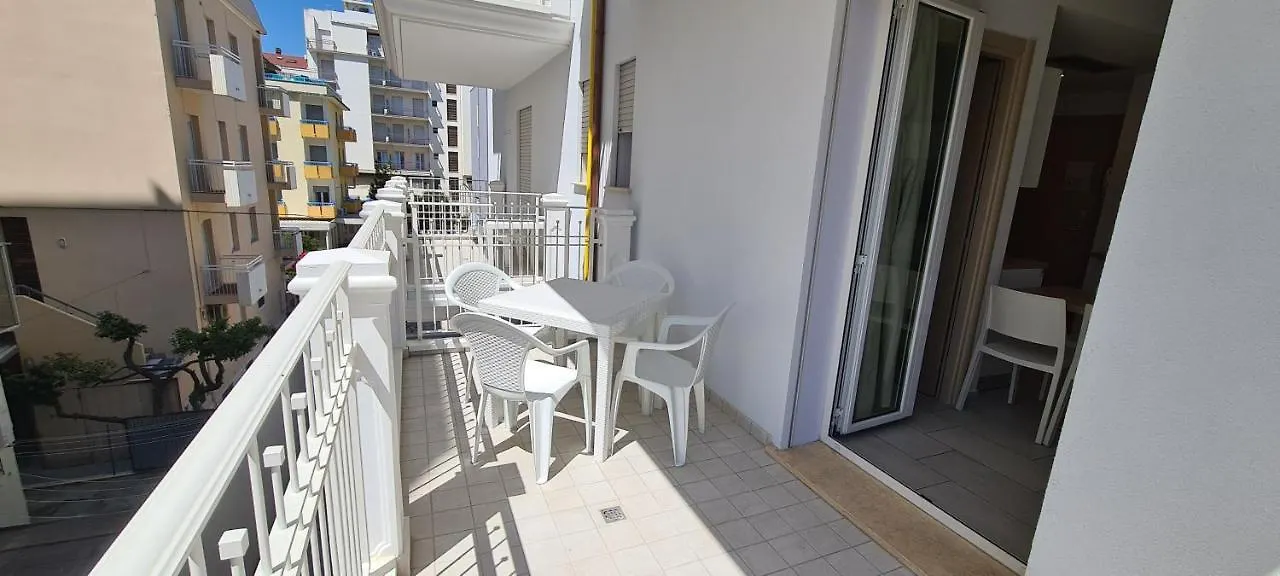 Rubino Apartments a 100metri dal mare Riccione