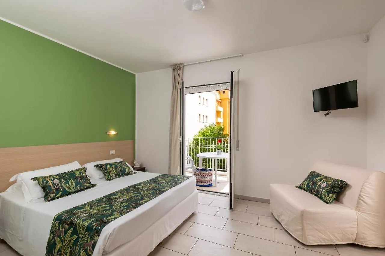 Rubino Apartments a 100metri dal mare Riccione